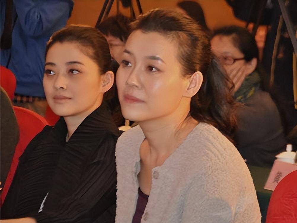 刘琳:被大17岁导演抛弃,34岁下嫁穷小子,她去拍戏丈夫负责带娃_张黎