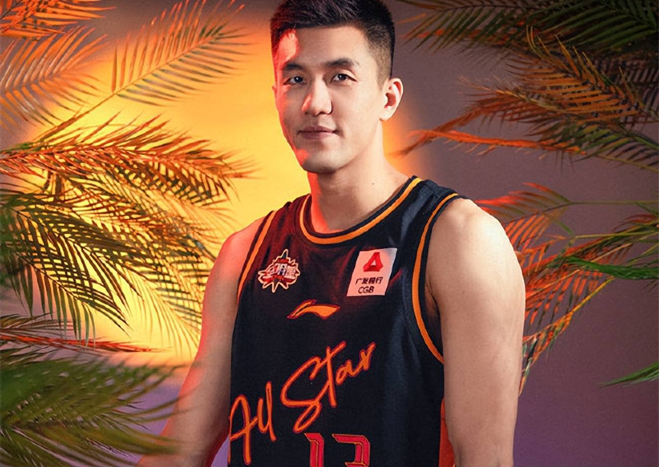 郭艾伦全明星赛半场11+9，更罕见之处，与周鹏开始“互掐”！ 