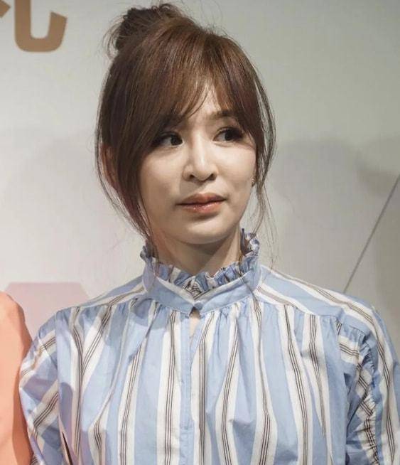 甜心教主王心凌又变脸,嘴歪下巴凹陷,网友:像雷震子_鼻子_变化_魅力