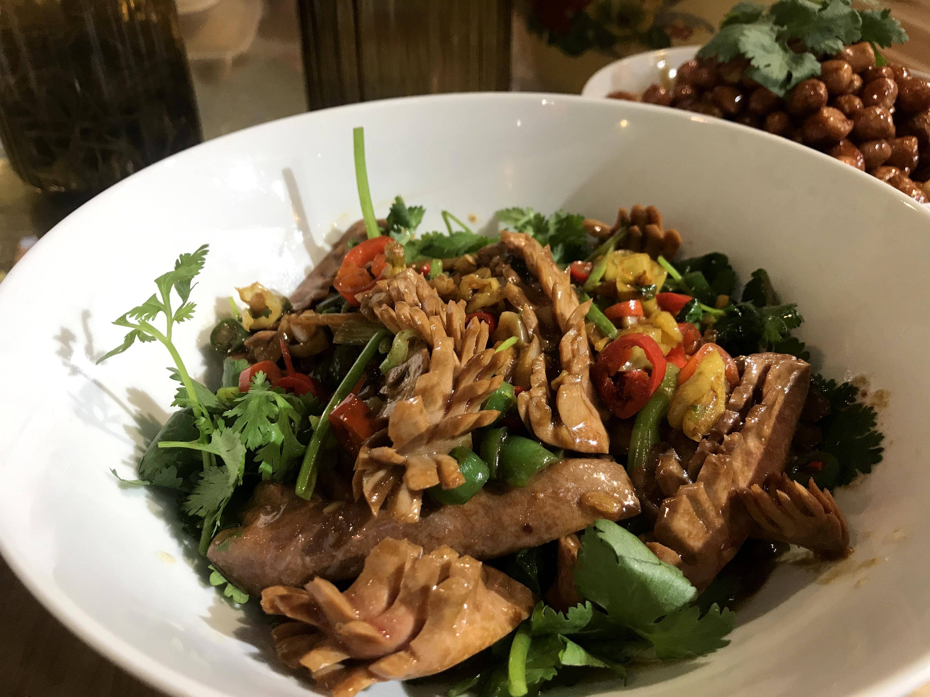 苍蝇馆子,南宁人戒不掉的干饭瘾_味道_鱼头_装修