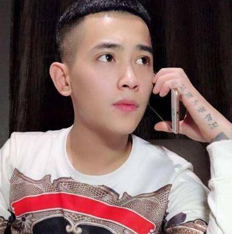 网红吴迪回应女儿劝告,补习没有问题,网友冷笑:真是他的!