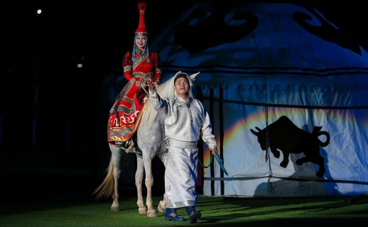 大家引以为傲的蒙古马,伊犁马,在短途赛上干不过纯血马_途程_香港