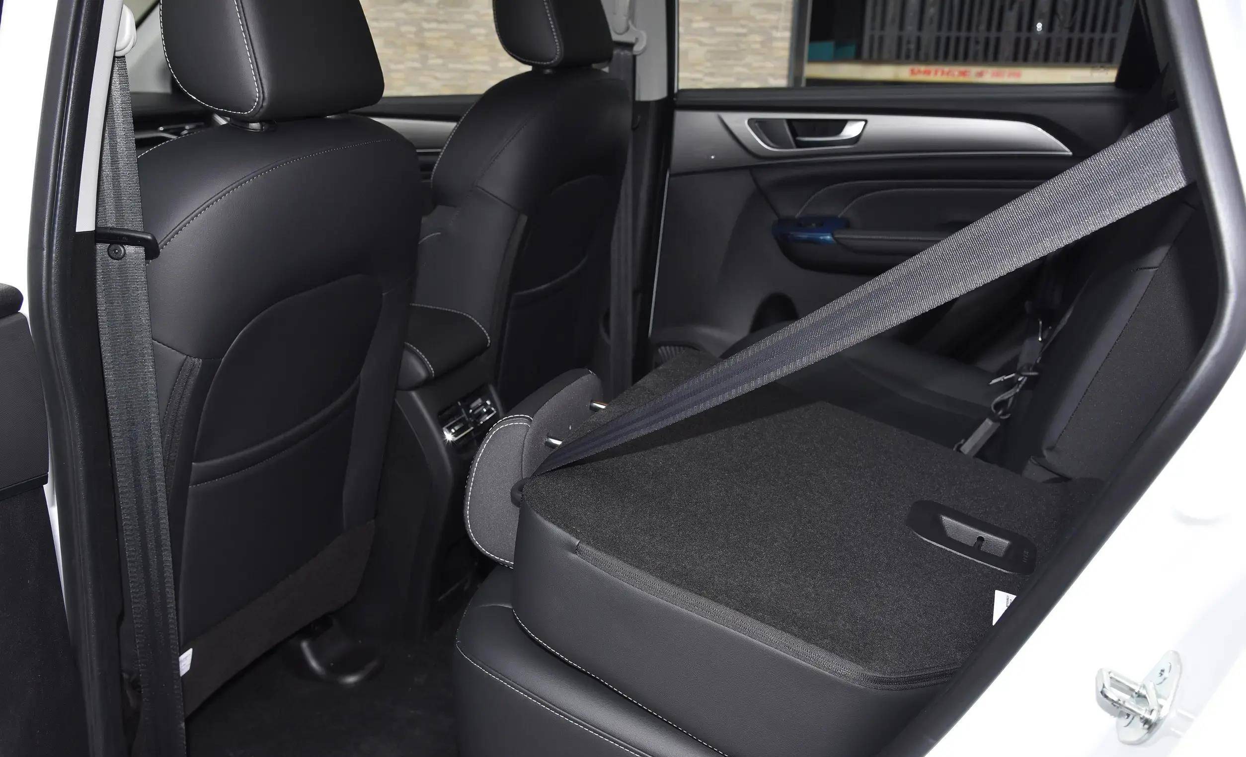 多功能家用,低价自动挡代步suv,空间真不小又省油,实拍哈弗m6_搜狐