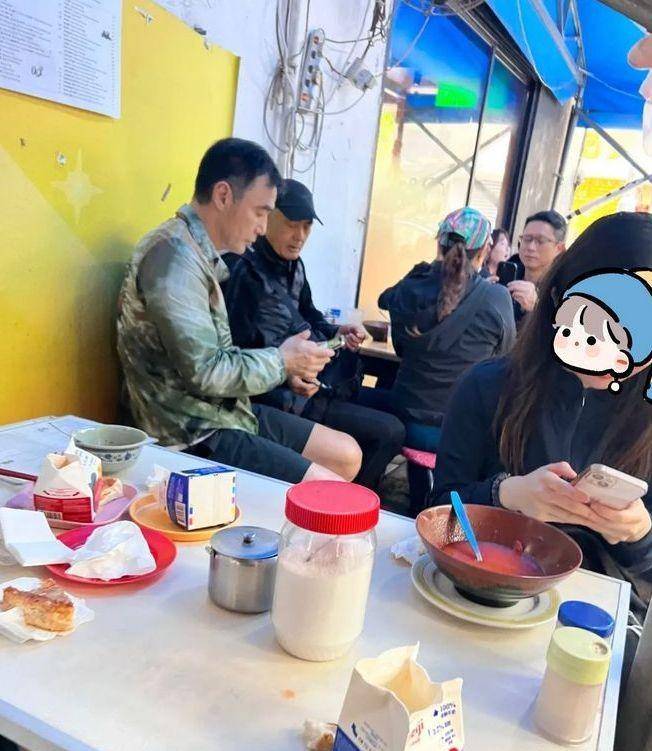 没想到身价过亿的周润发会来这里吃饭,还蛮土气的.