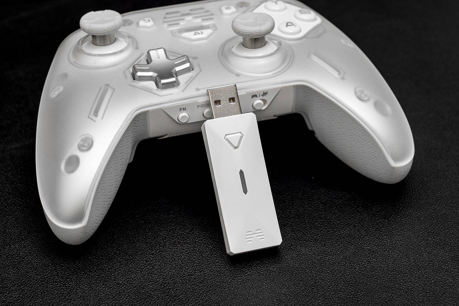 全平台通吃、瞬发光轴微动、六轴体感，北通宙斯2游戏手柄评测