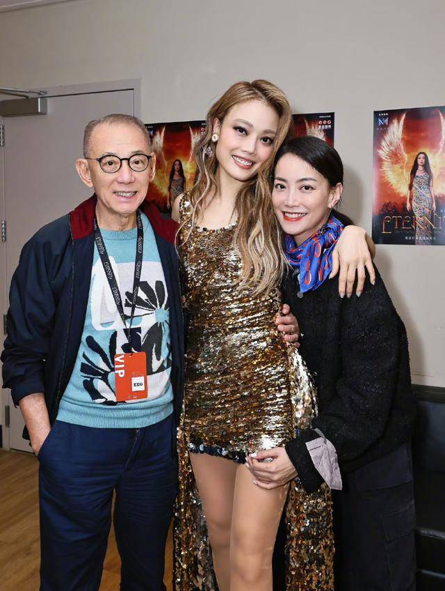 容祖儿澳门演唱会造型曝光,七个造型风采各异,舞美灯光媲美红馆_演出