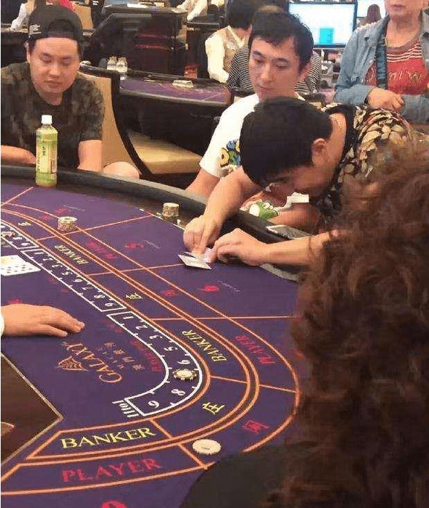 想必能和王思聪打麻将的人,个个都家财万贯.