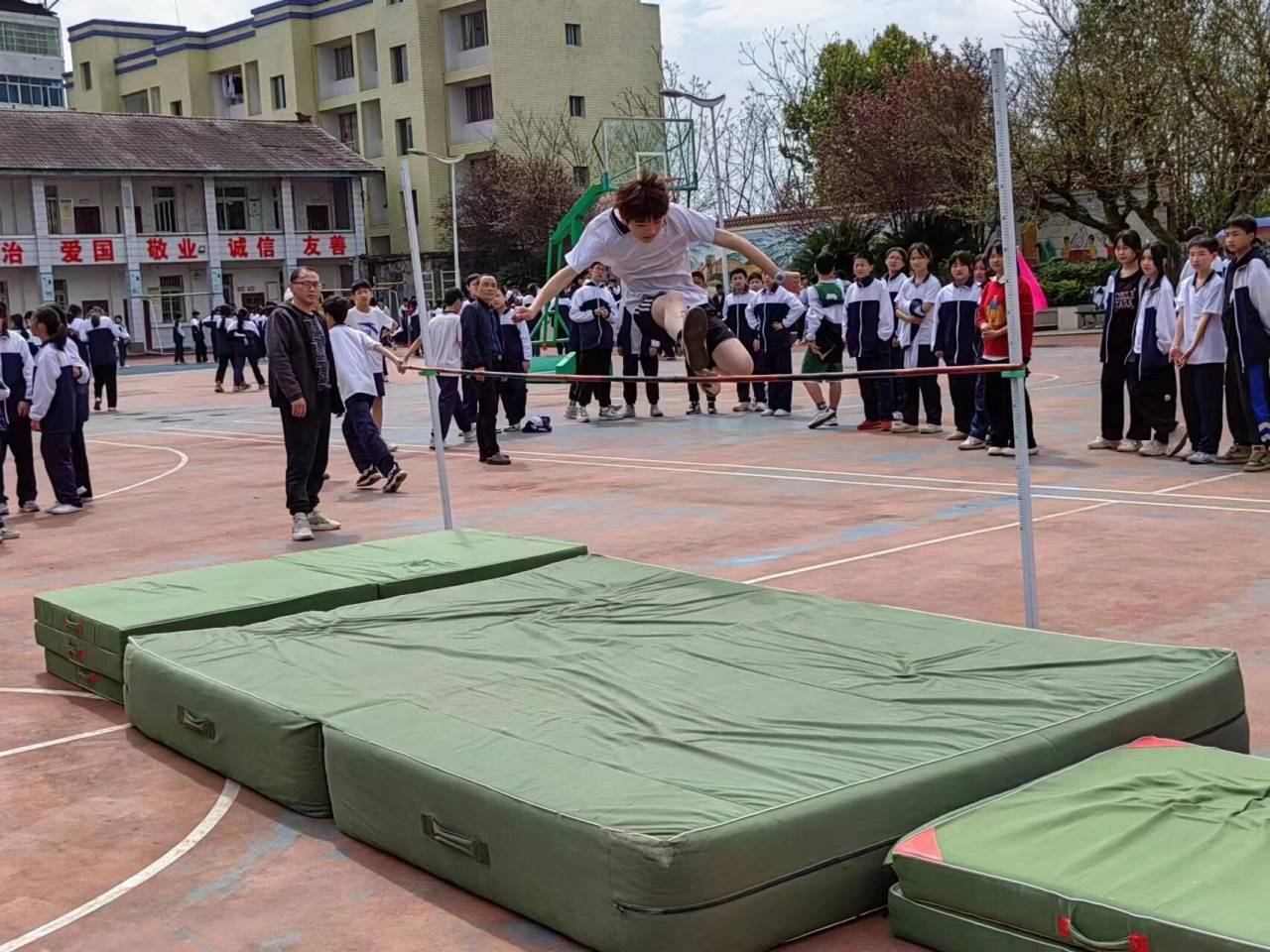 学到了（运动会投稿简短精彩）运动会投稿20字左右 第2张