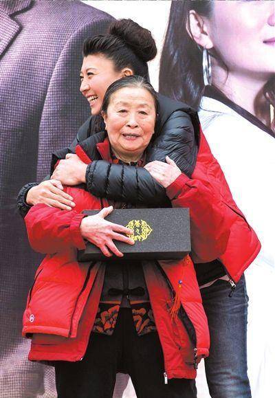 丑娘晚节不保!82岁张少华被曝出八卦,拒不认错导致封_观众_角色_母亲