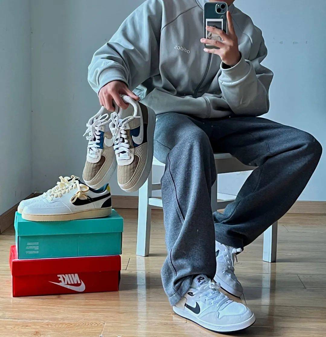 在小县城开潮牌店,他用百元球鞋收割下沉市场00后_周天赐_高中生_一家