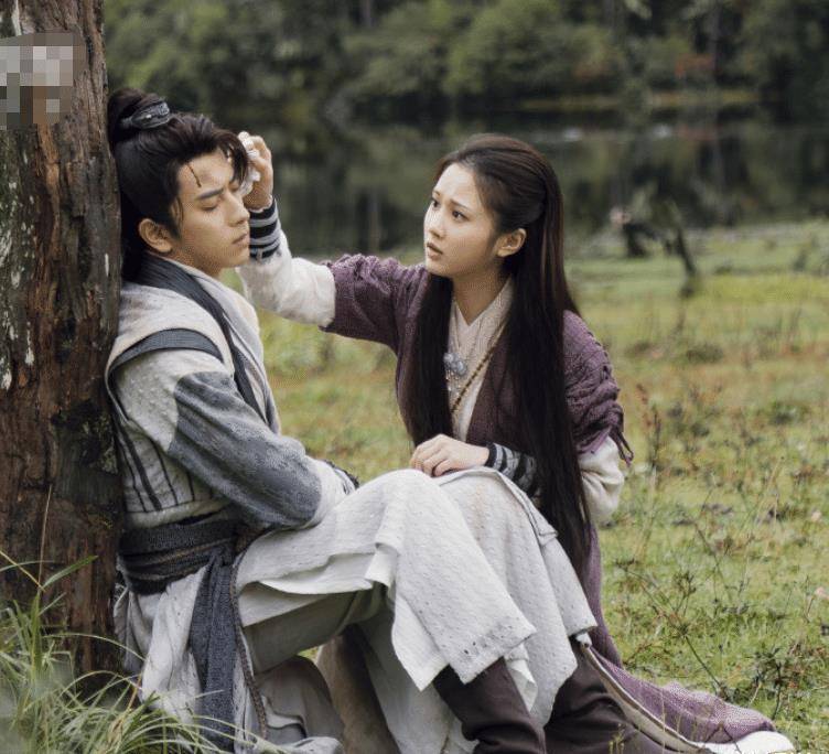 《有翡》演员求生欲好强:孙坚自黑收件箱像痰盂,周洁琼强行闭麦_角色