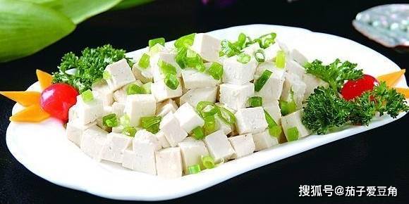 小葱拌豆腐（嫩豆腐的家常做法） 第1张