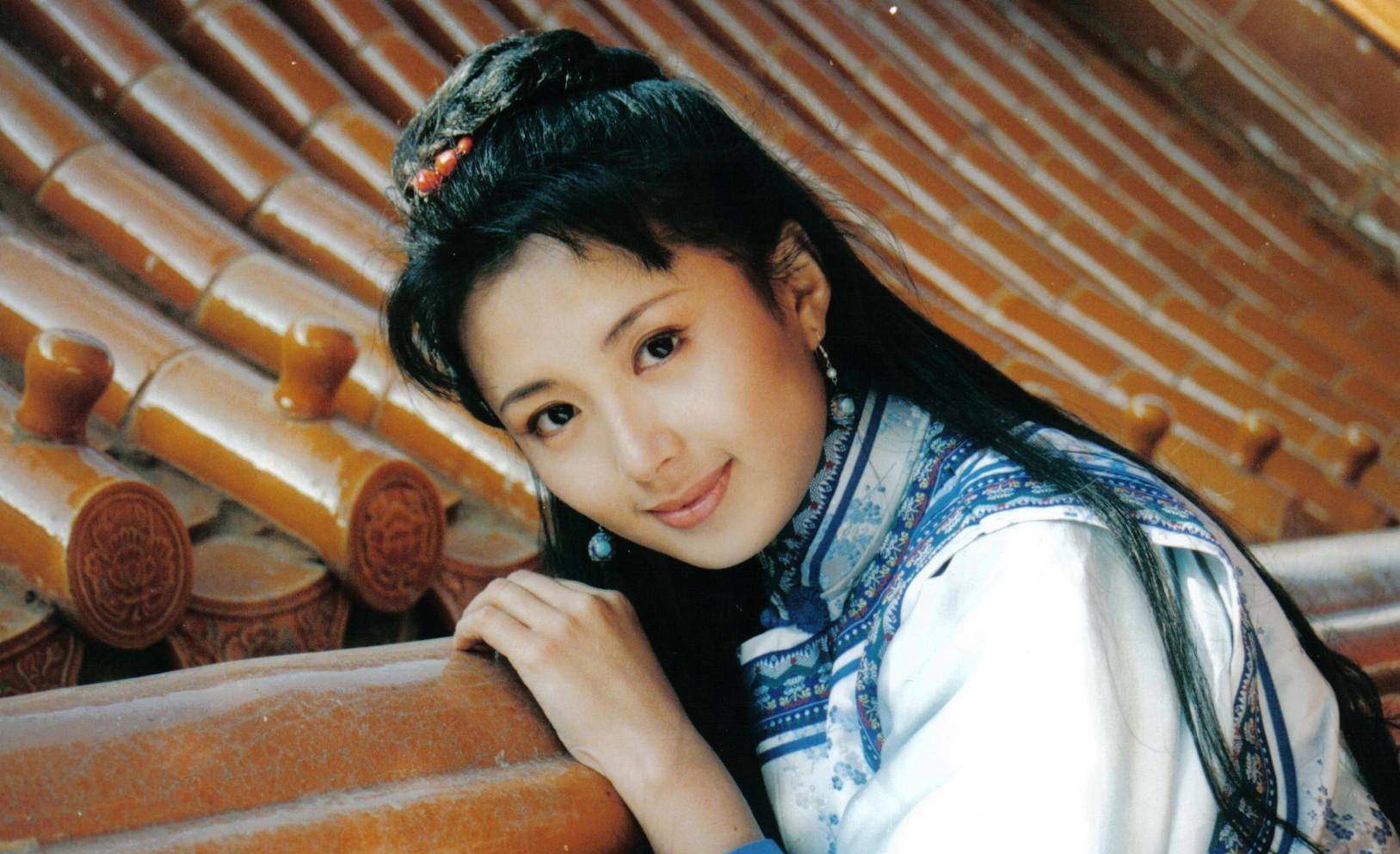 杨童舒:和老公相爱至今,我不是于和伟的老婆,老公是普通商人_时候