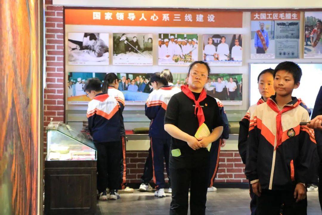 思源实验学校开展"清明祭英烈"红色教育主题活动_烈士_绥阳县_英雄