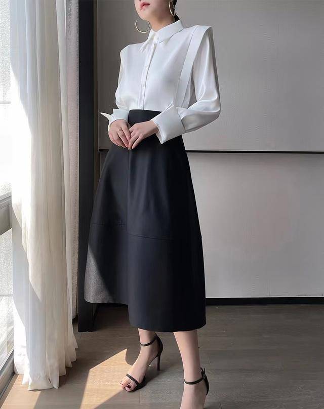 别总穿百褶裙了,精致的女人都爱穿这条"伞裙",会搭配太美了!