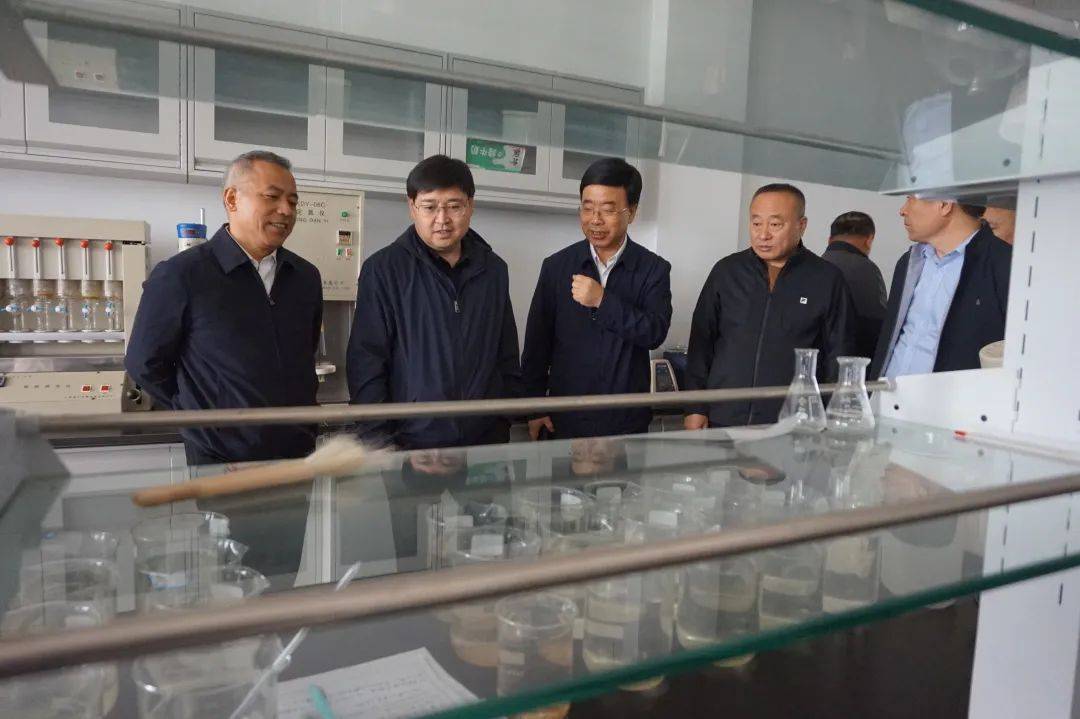 盘锦光合蟹业有限公司副总经理柴永庆,孟凡强,科普惠农服务中心总监