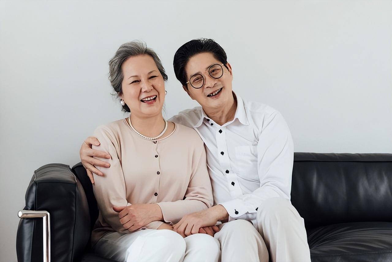 亲家公去世,我照顾亲家母3年,亲家母:无以为报,我:以身相许_邻居_孩子