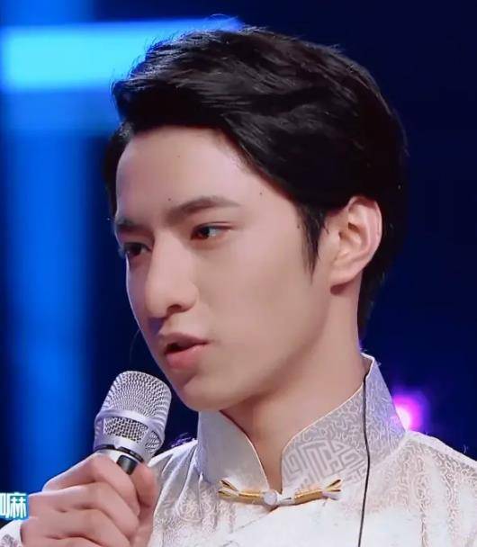 《百变大咖秀6》开播,刘维模仿王一博,口碑暴跌_cos_舞台_大张伟