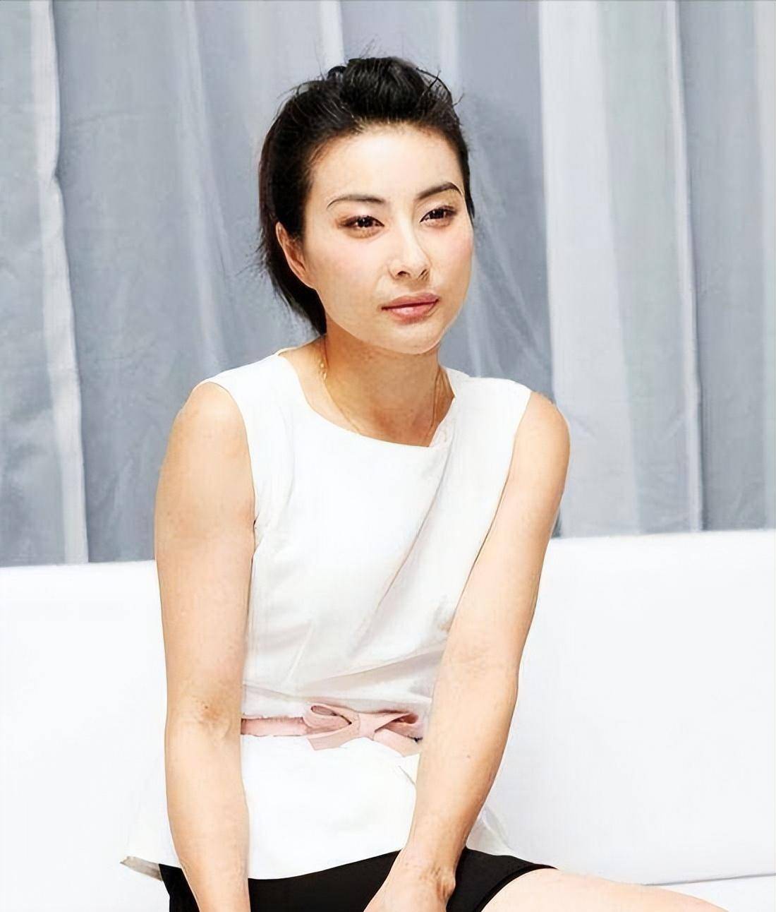 "豪门媳妇"郭晶晶被群嘲?