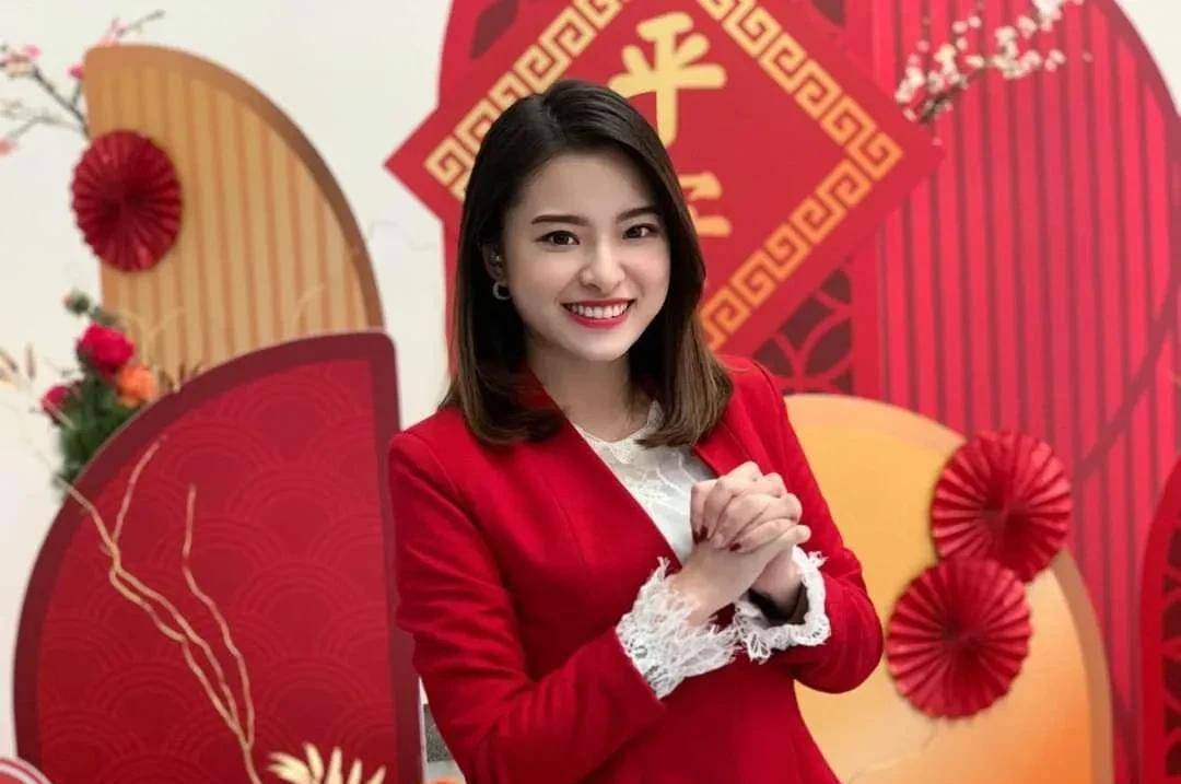 主播的陈文越,很受台湾网友喜欢,称她是台湾石原里美,"花栗鼠女神",于