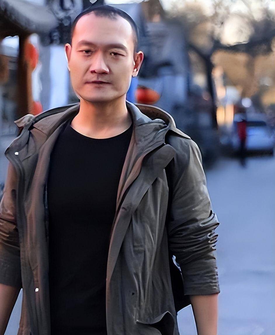 不过,在韩小磊离开自己后,柏寒再也没有找对象了.