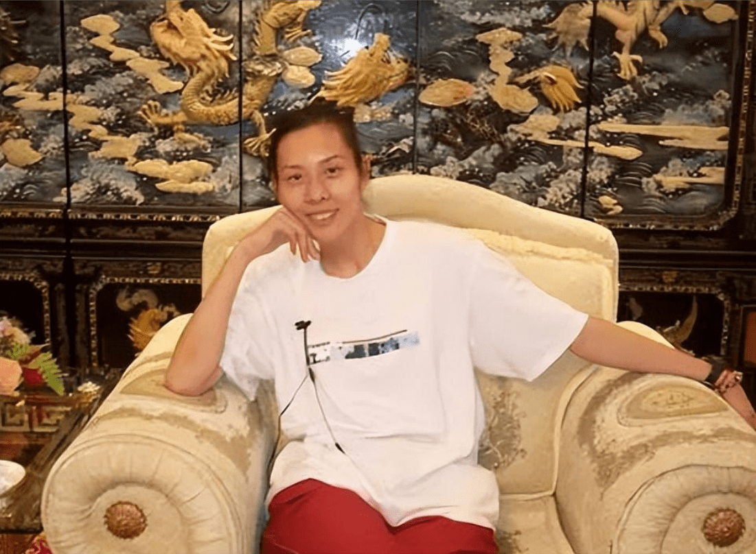 篮球名将陈鹭芸:1年之内遭遇流产,母兄相继离世,38岁患癌病逝_跳高