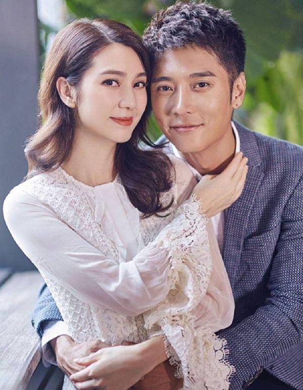 张丹峰辟谣后直播带货,秀女儿,9岁彤彤越长越靓,神似洪欣翻版