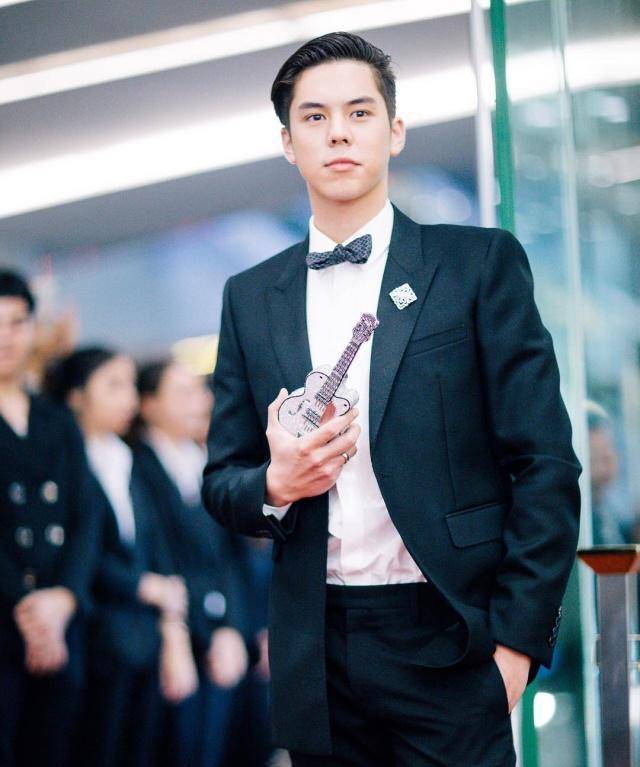 众所周知桃子哥peach生于泰国有名的富翁家族——chirathivat家族,是