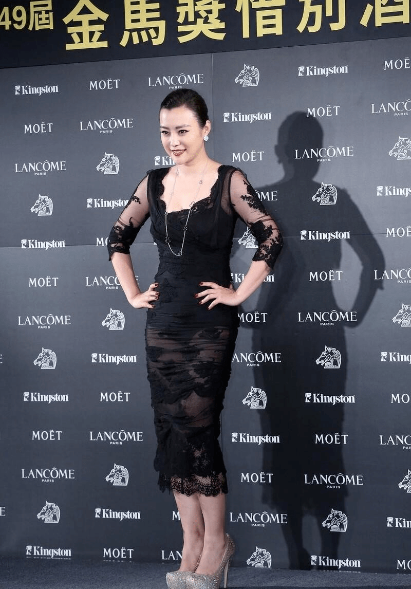 郝蕾可能得有120斤!