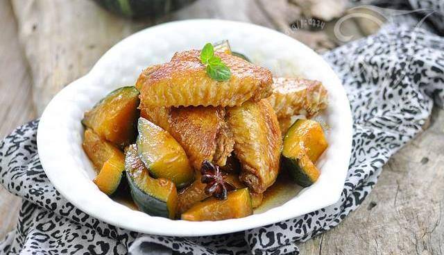 适量桂皮:适量葱:适量姜:适量蒜:适量白糖:5克老抽:8克盐:7克味精:6