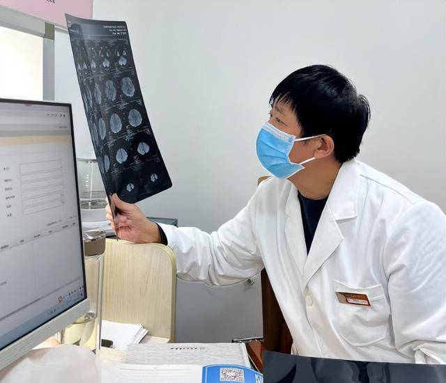 医院」刘国江:帮每一位患者减轻痛苦就是我的幸福_刘主任_治疗_康复