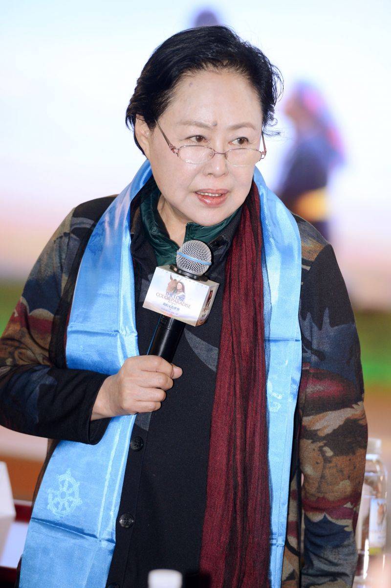 斯琴高娃的女儿孙丹:我的沧桑母亲,我的瘫痪父亲,我带泪的亲情_孙天