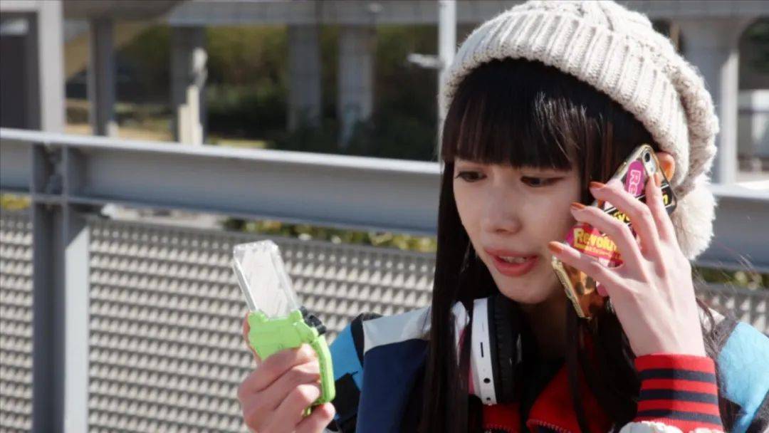 假面骑士outsides第2话剧情简介,天灾变身登场,打赢亚克0_进行了_妮可