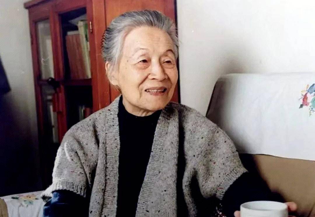 杨绛直指婚姻现实:婚姻无非三件事,一忙可以成婚_钱钟书_经历_伴侣