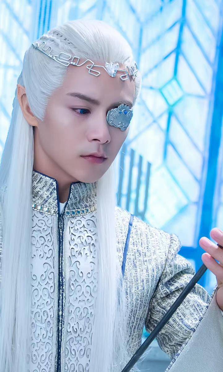 有唇珠的4位男明星,风格各不相同,有人温润如玉,有人邪魅狂狷_古天乐