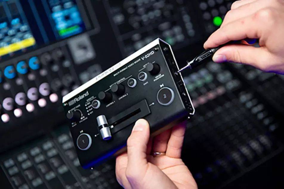 罗兰rolandv-02hd多格式视频混合器二路高清切换台_进行_效果_摄像机