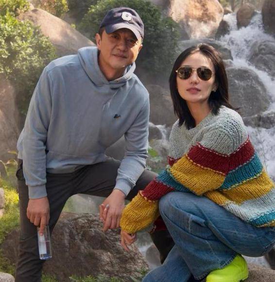 海哈金喜ktv与男友人牵手喝酒,李亚鹏提丈母娘引娇妻不悦_婆婆_四川