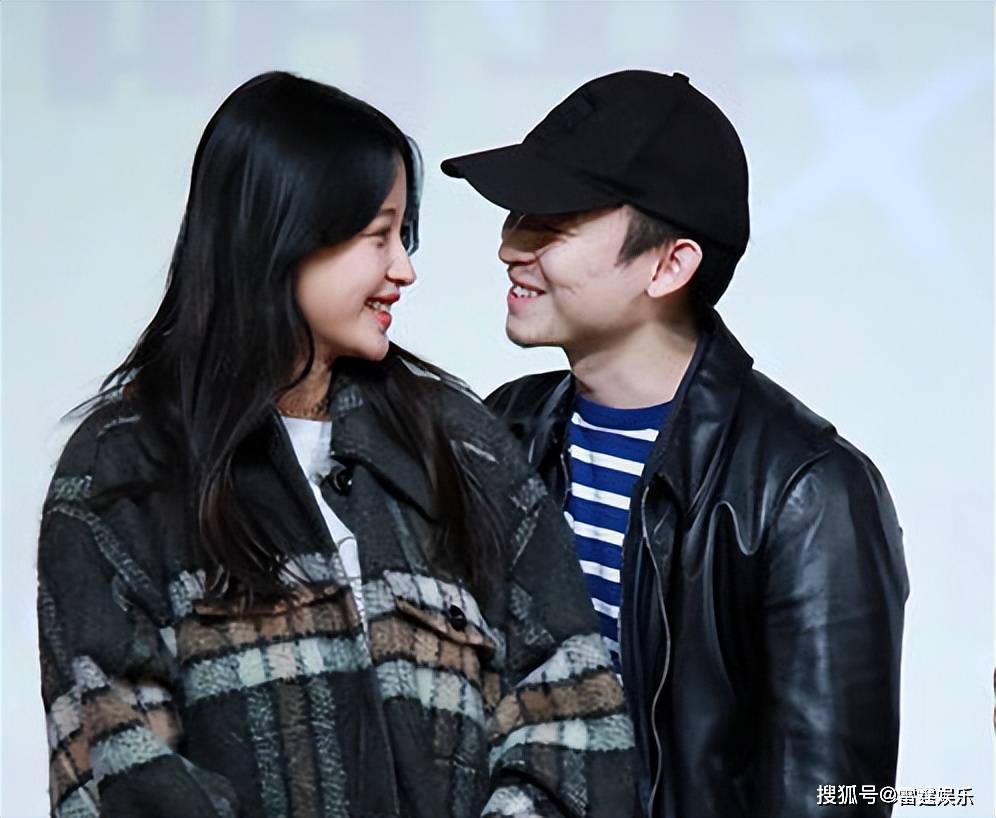 那么,大家觉得董子健和孙怡之间还有爱情吗?欢迎在评论区留言讨论