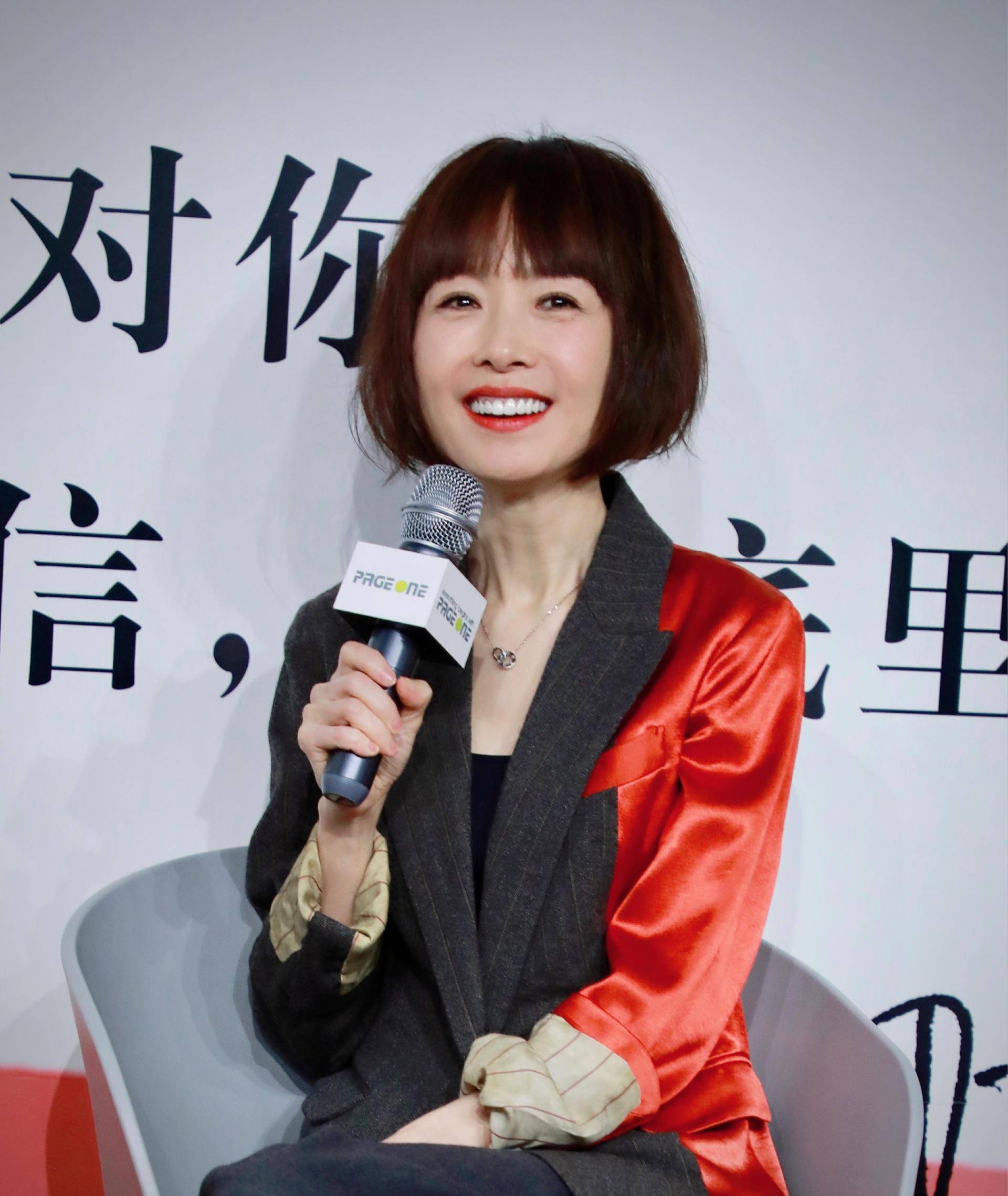 尬聊女王到"互联网嘴替",鲁豫的采访真的那么失败吗?