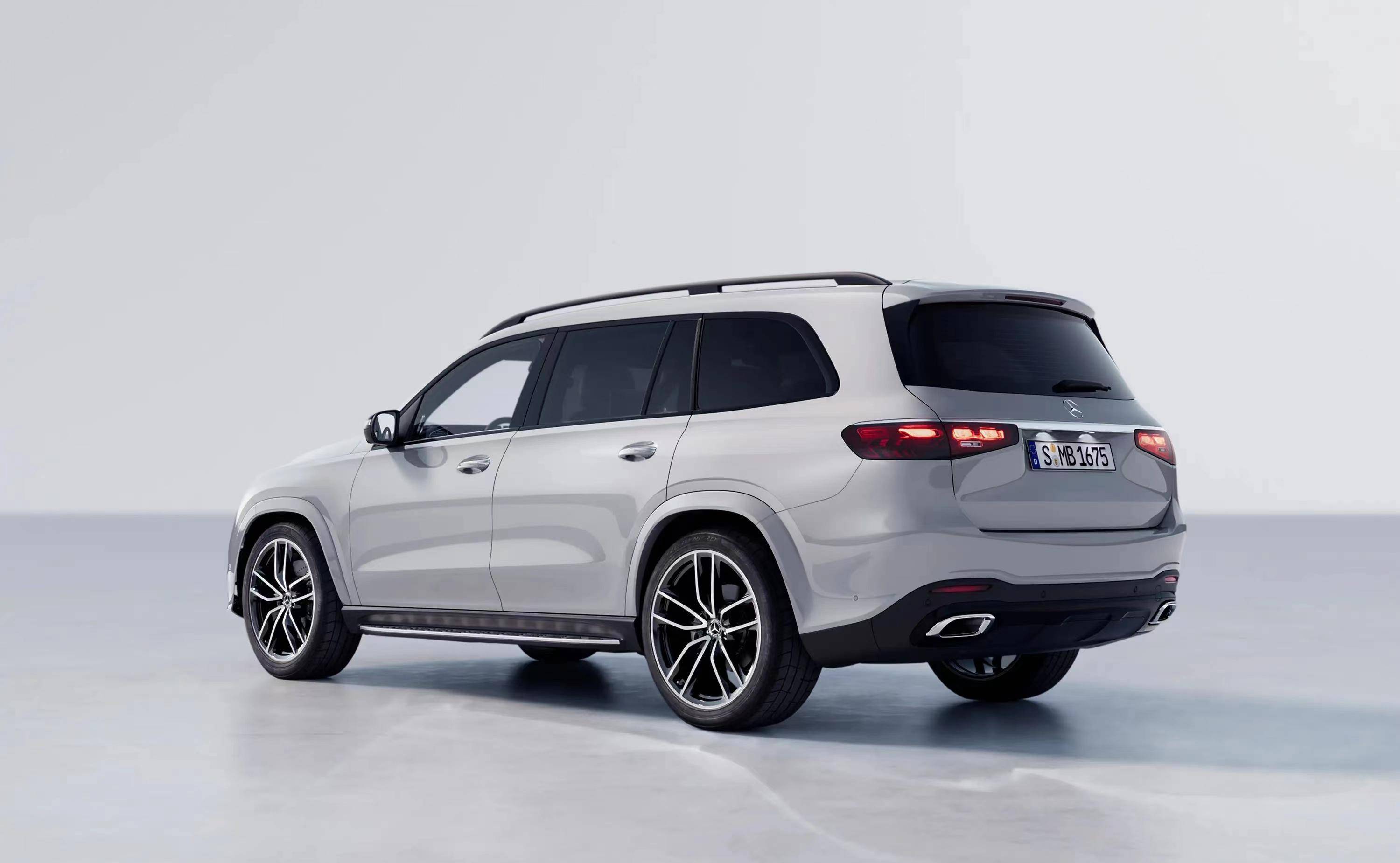 奔驰迈巴赫gls2021款(奔驰迈巴赫gls4502020款)