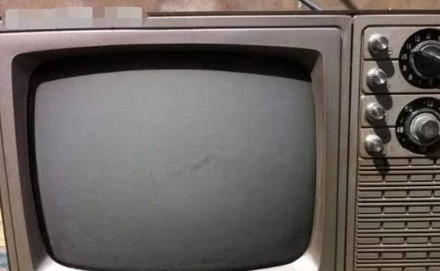 搞笑图片搞笑段子:看过这个电视机的人,现在应该都结婚生子了_妹妹