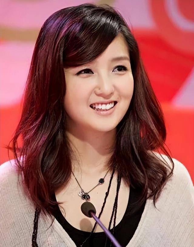 本来刁磊和第二任妻子很幸福,可是谁能想到遇到了何洁.