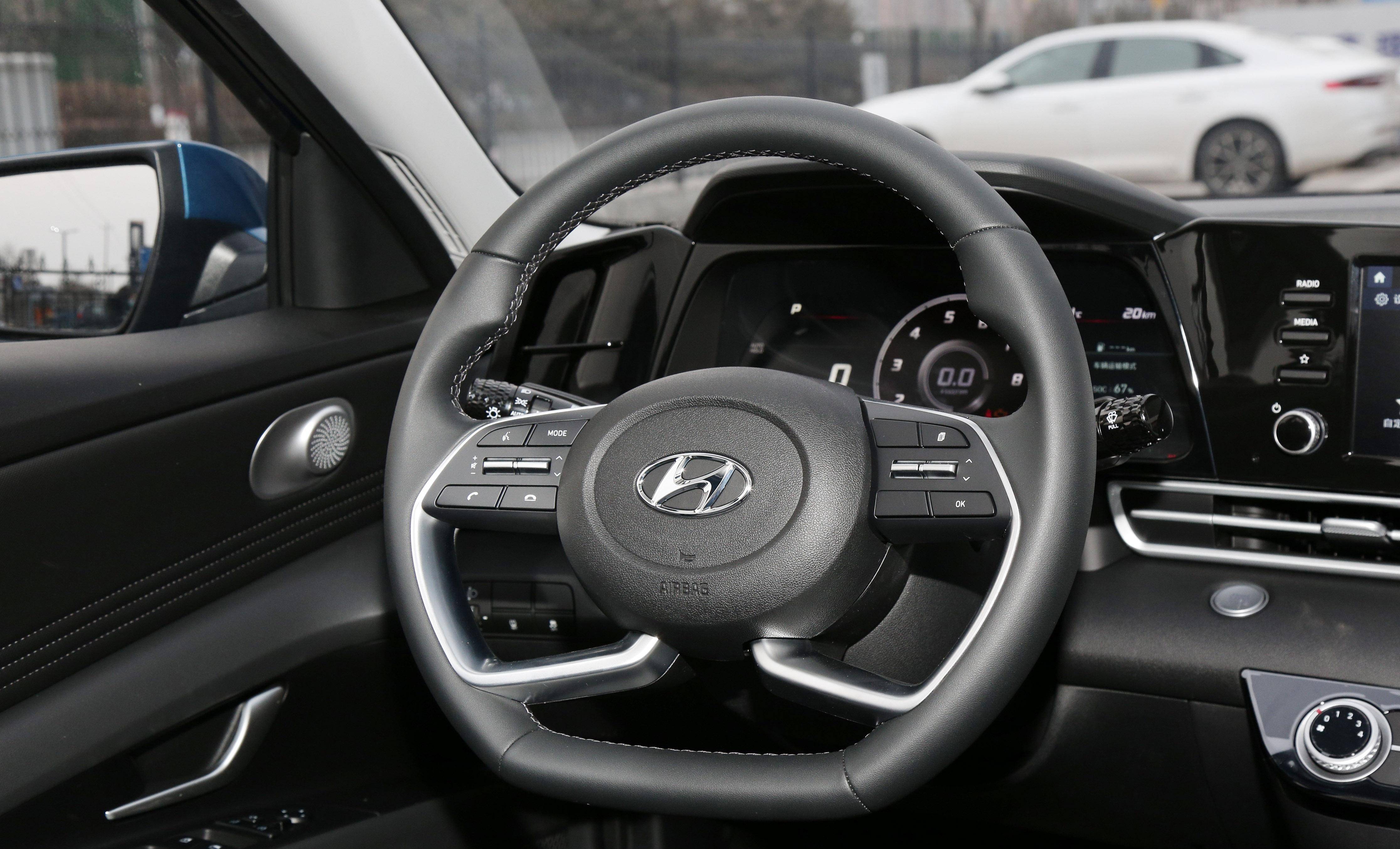 给现代设计师加鸡腿,售价不到10万,油耗5.