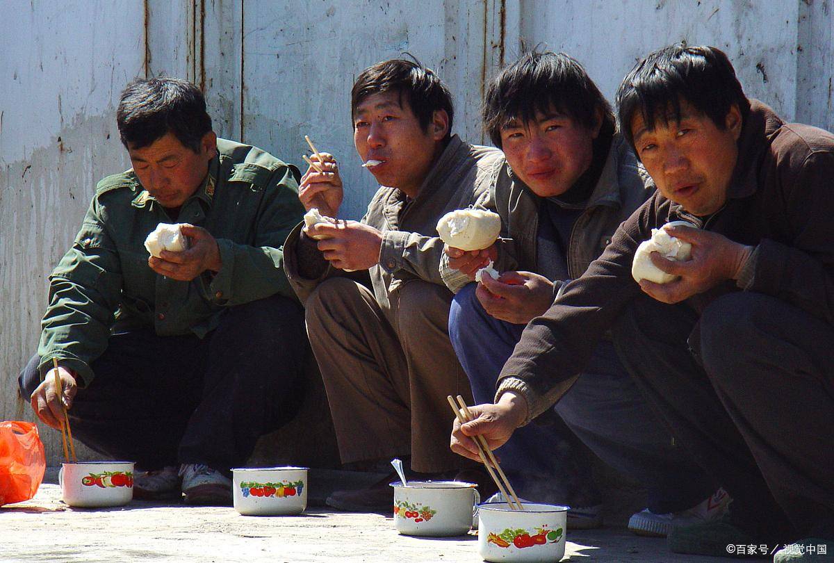 中国第一代农民工,还在打工!_工作_工地_机会