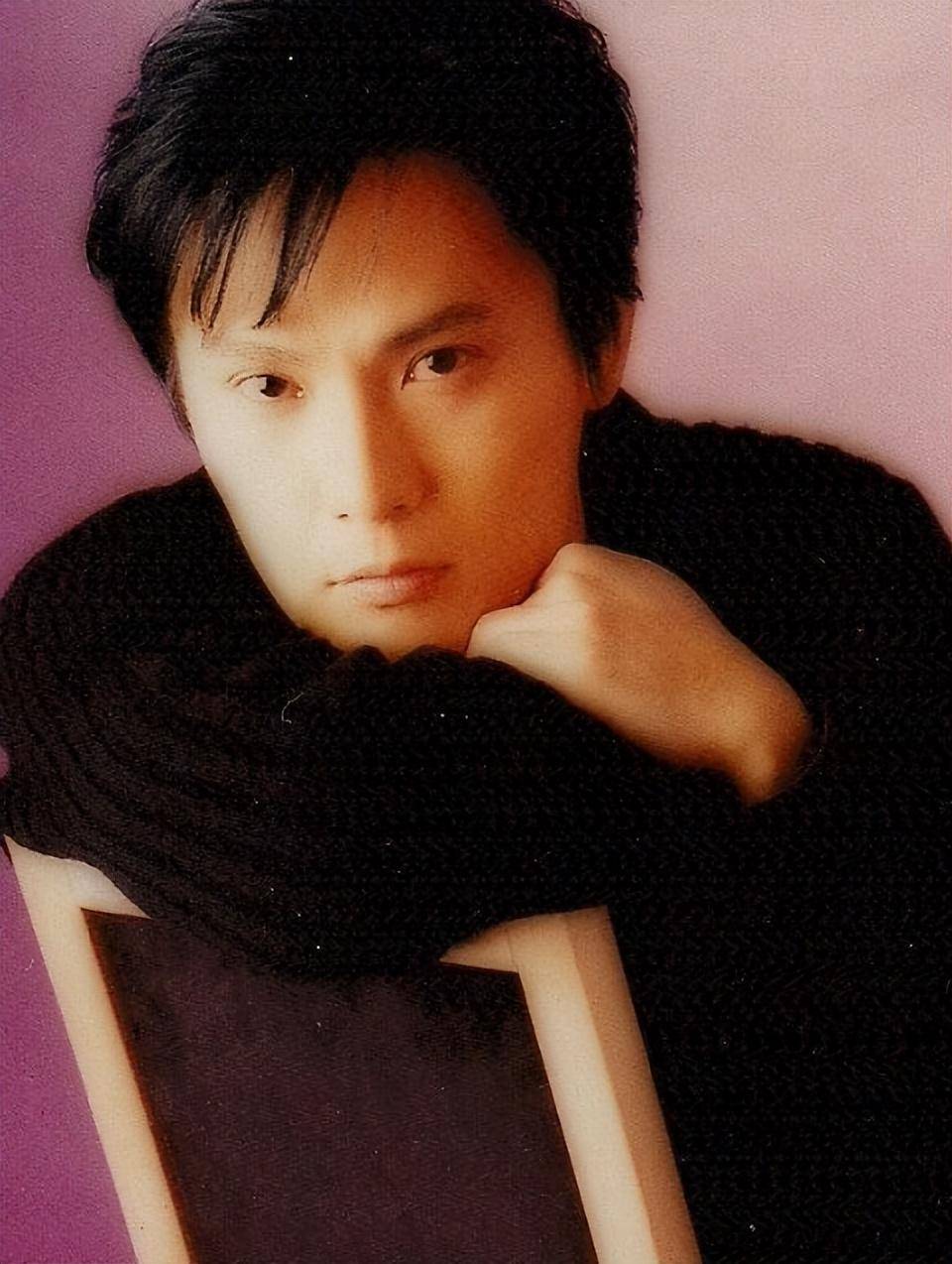 34年后再看张信哲:从"情歌王子"到过气歌手,他经历了什么?