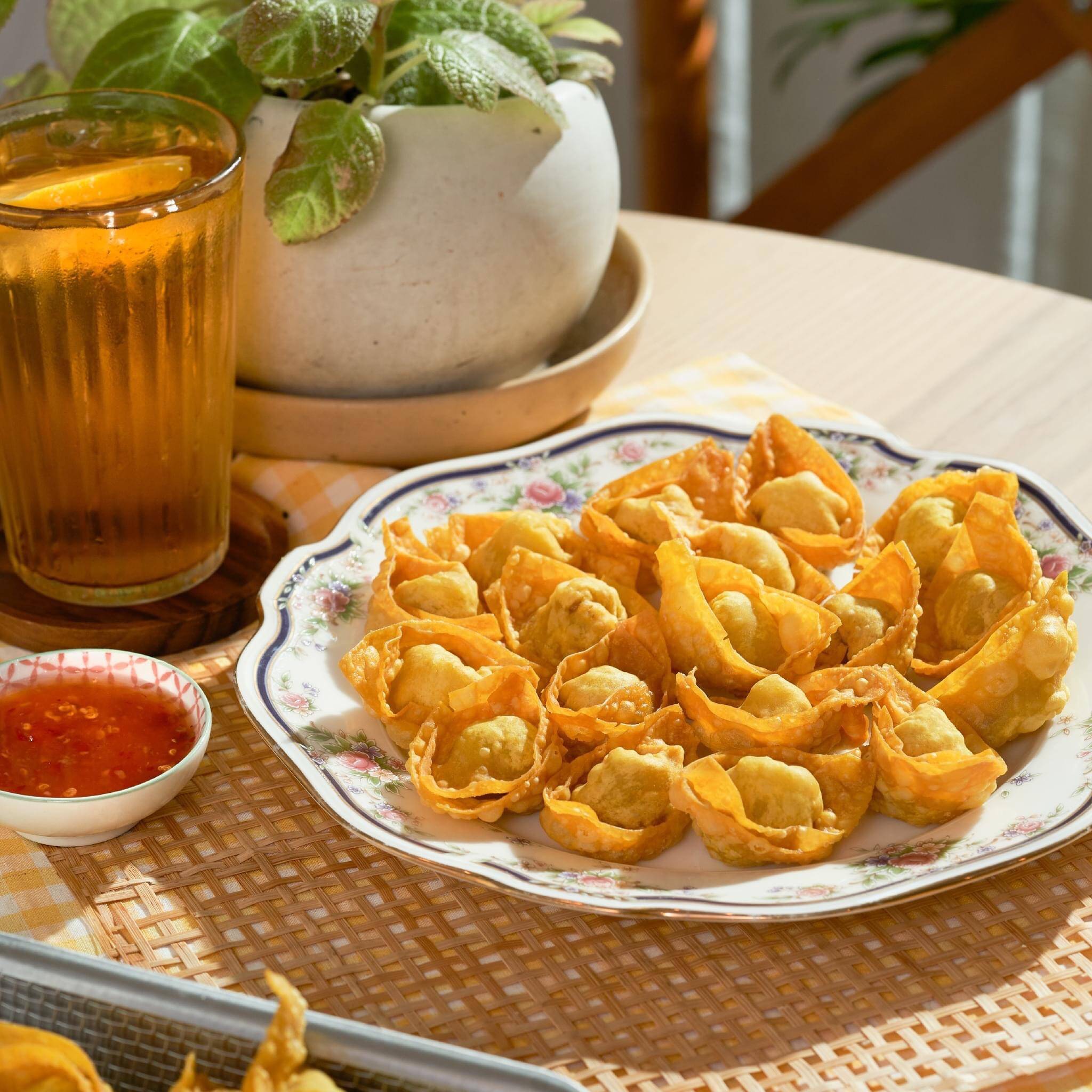 泰国街头必不可吃的炸猪肉云吞_生活_美食_需求