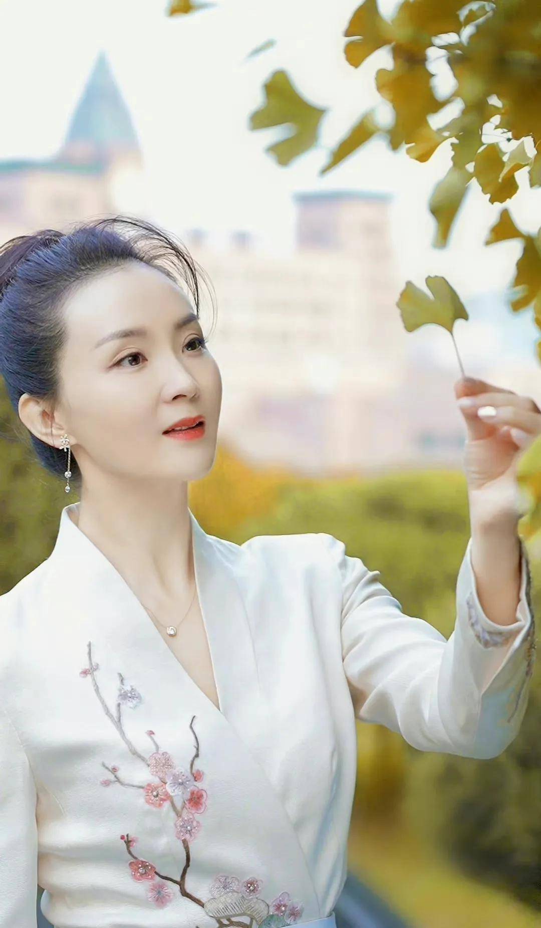 赵敏芬:嫁初恋丈夫,恩爱60年无绯闻,儿子是她的骄傲_李法_王艳_工作