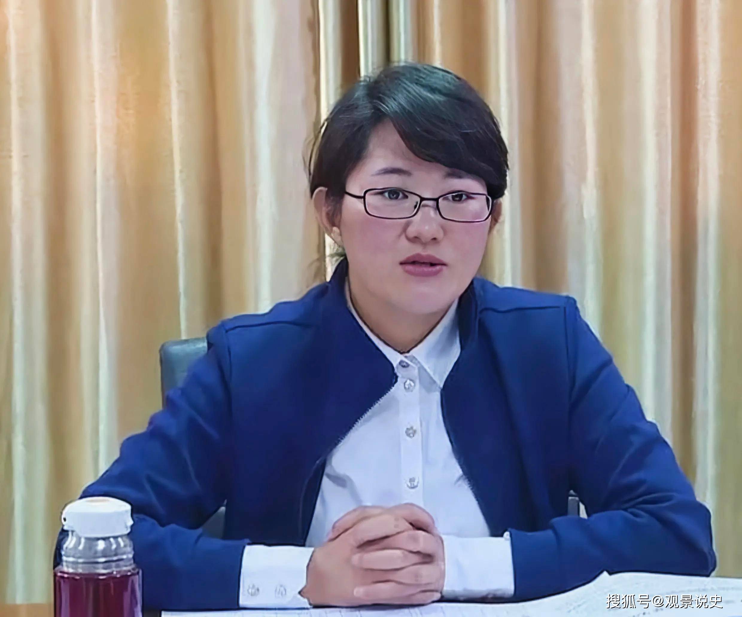 "美女贪官"庞新秀:六毒俱全,插手3亿扶贫款,却公开大谈反腐_华坪县