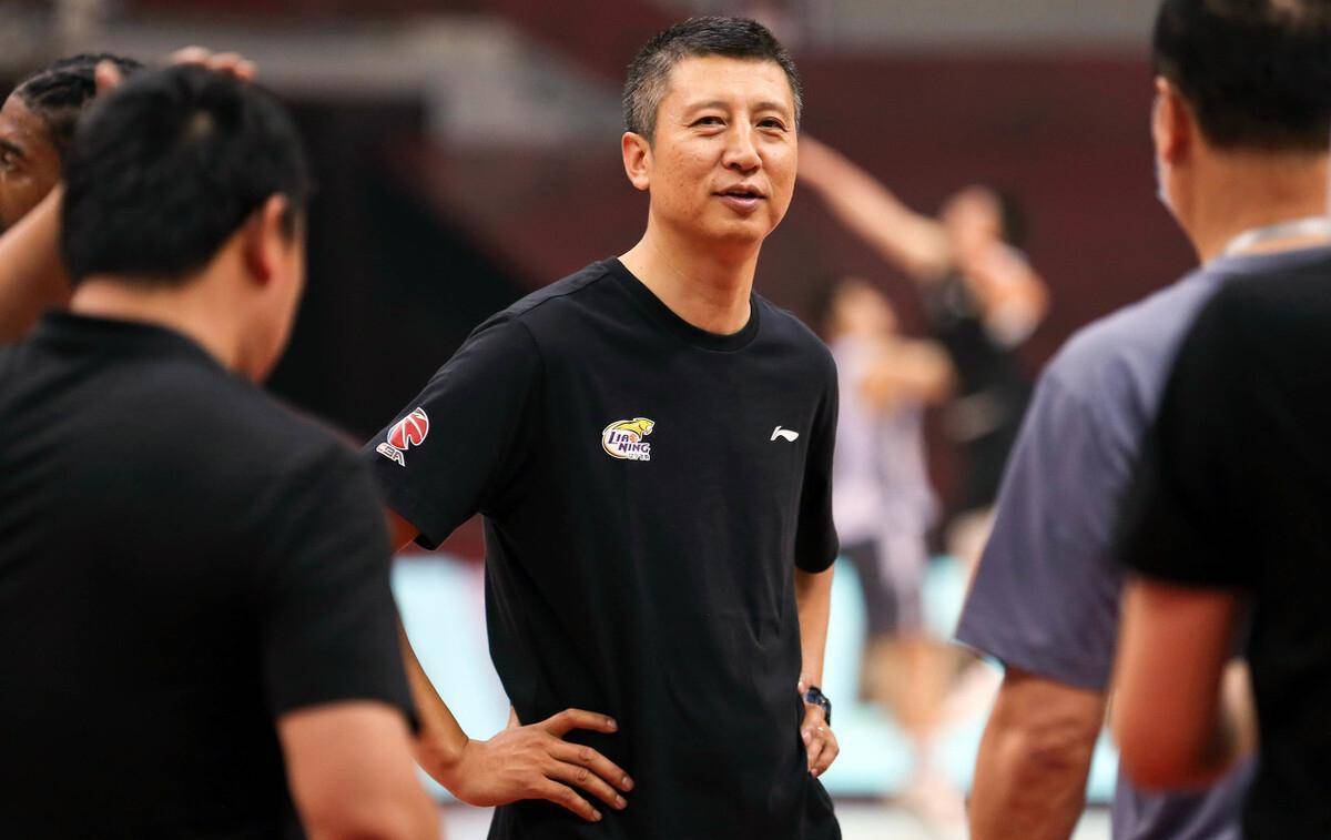 郭旭,1995年出生于辽宁省丹东市,2016年代表辽宁男篮征战cba,正式开启