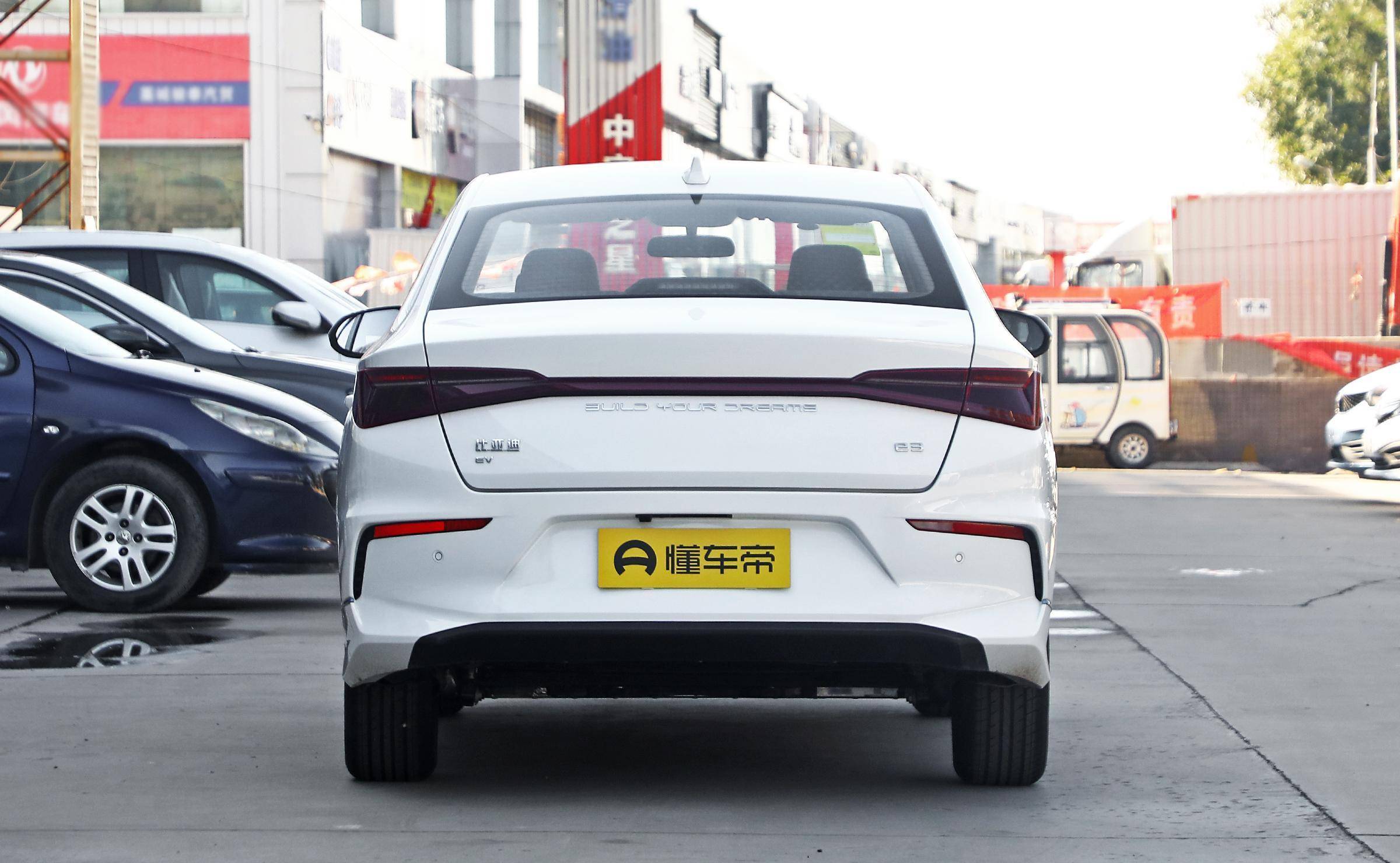 随大流选新能源汽车?来看这款比亚迪e3,售15.48万,性价比高!